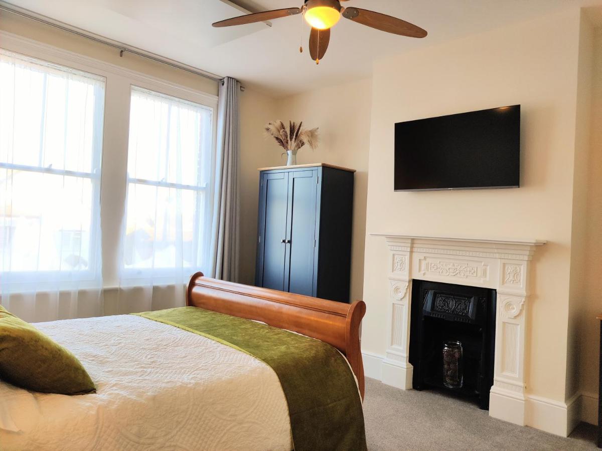 Escape To The Coast In A Luxurious Private Apartment 荷尼湾 外观 照片